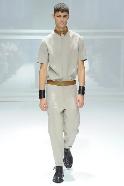 Look 26